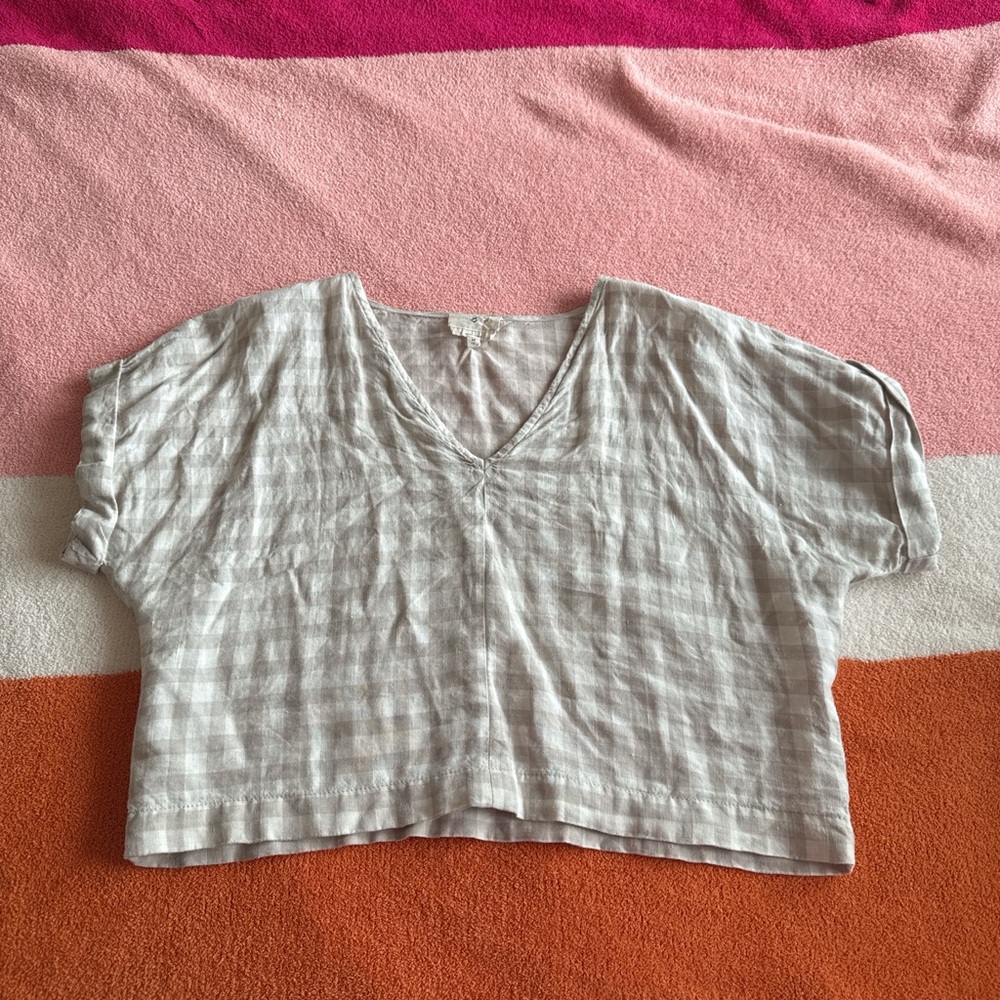 Lou & Grey Light Gray Striped V-Neck Crop Top